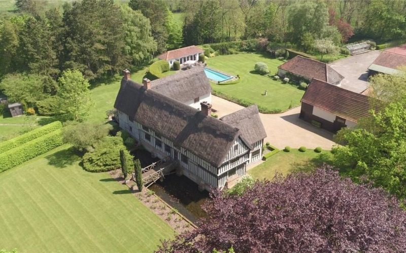 Kit-Harington-reportedly-buys-house-in-Suffolk-UK-Jul-2017 (17) Kit Harington reportedly buys house in Suffolk UK Jul 2017 17
