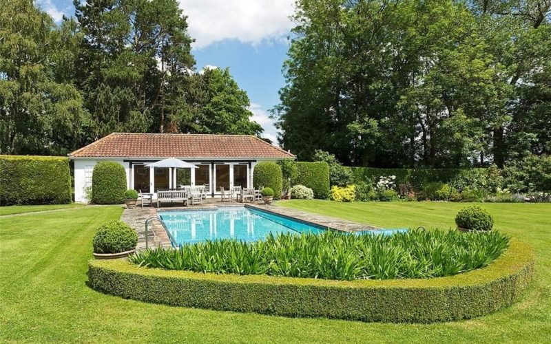 Kit-Harington-reportedly-buys-house-in-Suffolk-UK-Jul-2017 (18) Kit Harington reportedly buys house in Suffolk UK Jul 2017 18