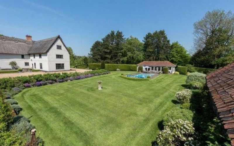 Kit-Harington-reportedly-buys-house-in-Suffolk-UK-Jul-2017 (7) Kit Harington reportedly buys house in Suffolk UK Jul 2017 7