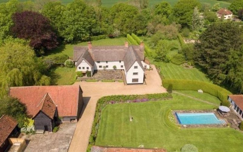 Kit-Harington-reportedly-buys-house-in-Suffolk-UK-Jul-2017 (9) Kit Harington reportedly buys house in Suffolk UK Jul 2017 9