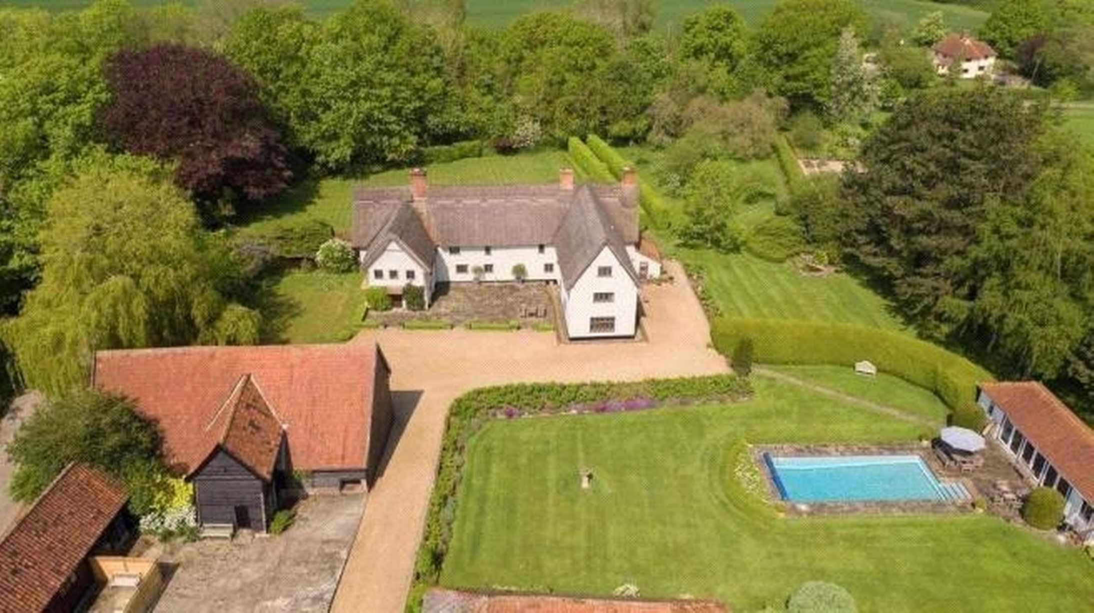 Kit Harington reportedly buys house in Suffolk UK Jul 2017 9