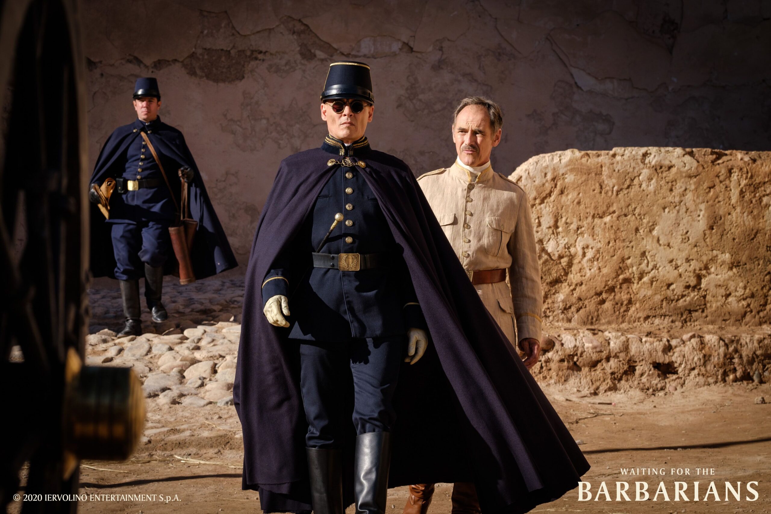 Waiting for the Barbarians: Il nuovo film con Johnny Depp e Robert Pattinson, al cinema dal 24 settembre