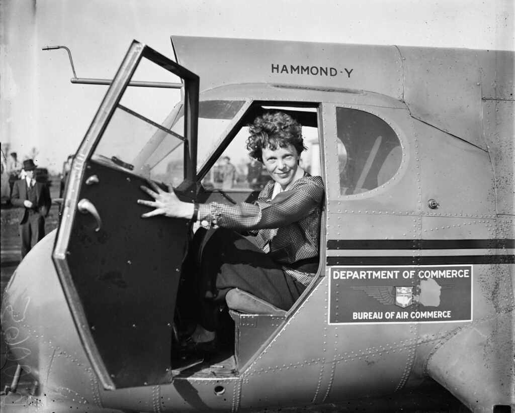 AMELIA EARHART: UNA VITA IN VOLO 