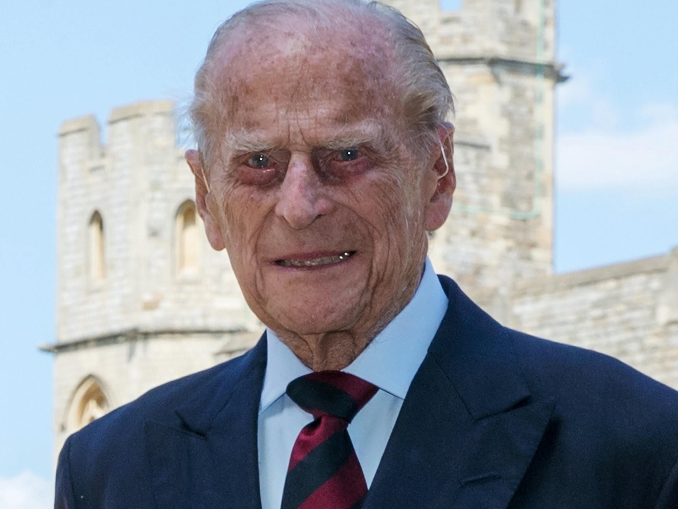 Morto il principe Filippo, il marito della regina aveva 99 anni