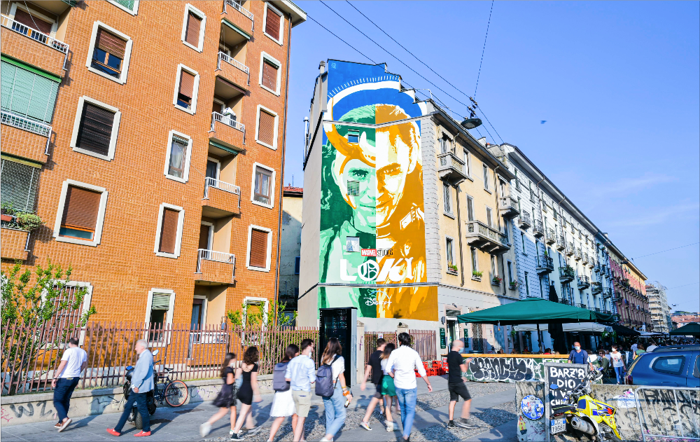 Loki: Lucamaleonte realizza a Milano un murales ispirato alla serie
