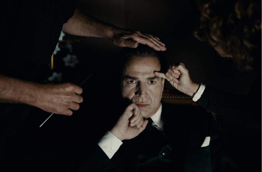 Cristóbal Balenciaga: Dal 19 gennaio su Disney, la serie ispirata all’iconico stilista