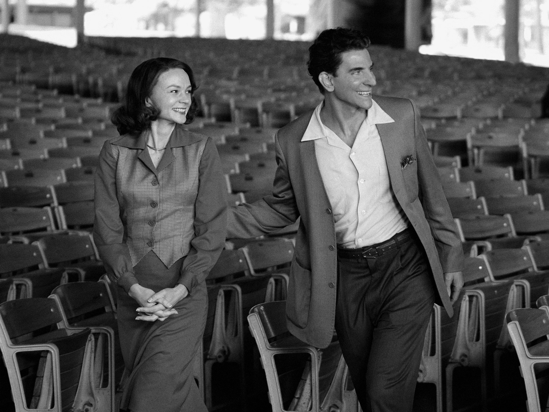 Maestro: Netflix rilascia il teaser trailer del nuovo film con Bradley Cooper e Carey Mulligan