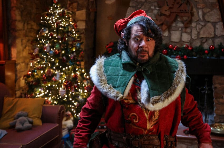 Elf Me: Prime immagini e clip del film con protagonista Lillo Petrolo