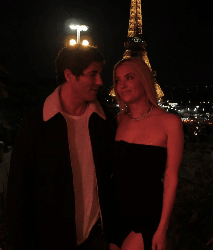Ashley benson marito