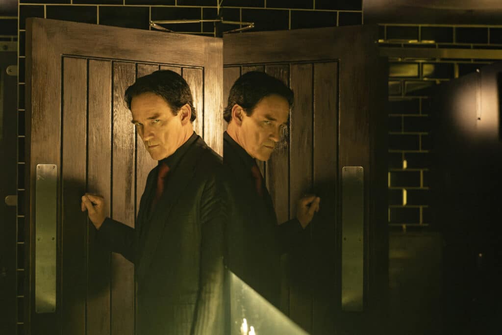 Sexy Beast - La Serie: Ecco il trailer della serie con James McArdle e Stephen Moyer, dal 25 gennaio su Paramount+