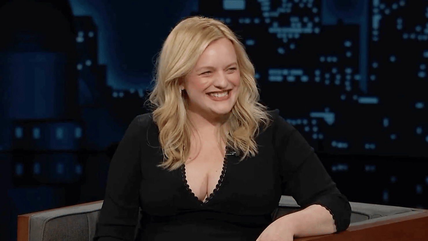 Elisabeth Moss è incinta: la star di The Handmaid's Tale aspetta il suo primo figlio