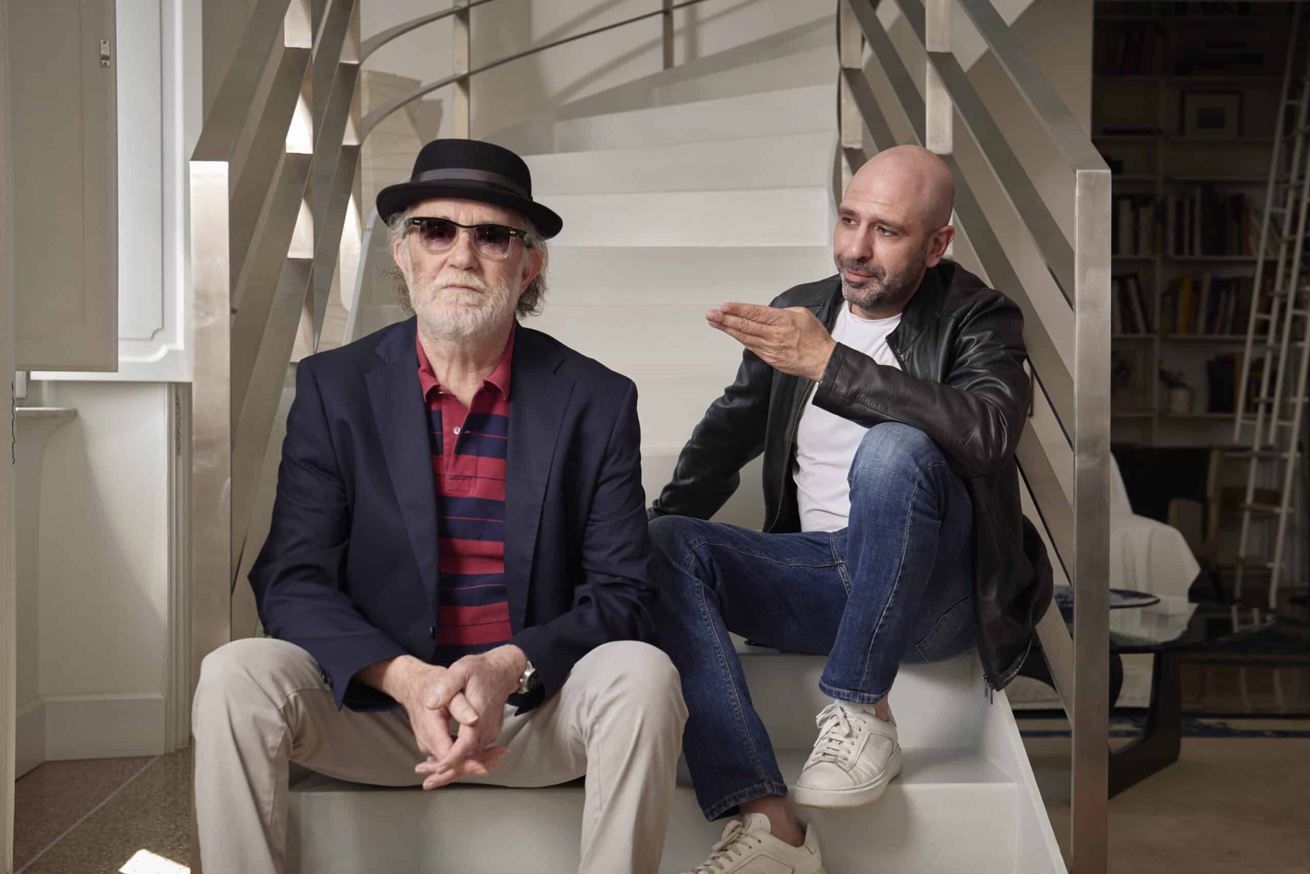 Pastiche, il progetto dell'insolita coppia formata da De Gregori - Zalone