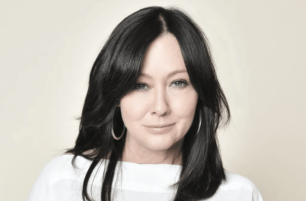 Shannen Doherty è morta, la star di Beverly Hills 90210 e Streghe aveva 53 anni