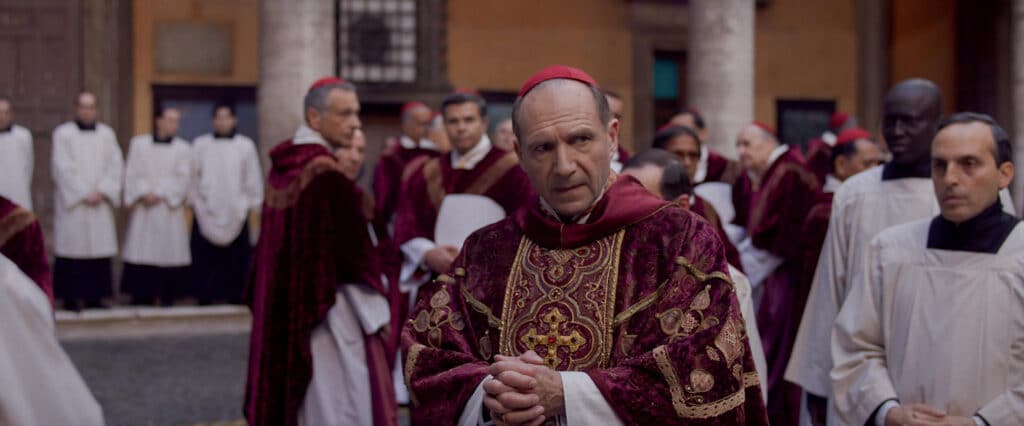 Conclave: Trailer del nuovo film di Edward Berger con Ralph Fiennes