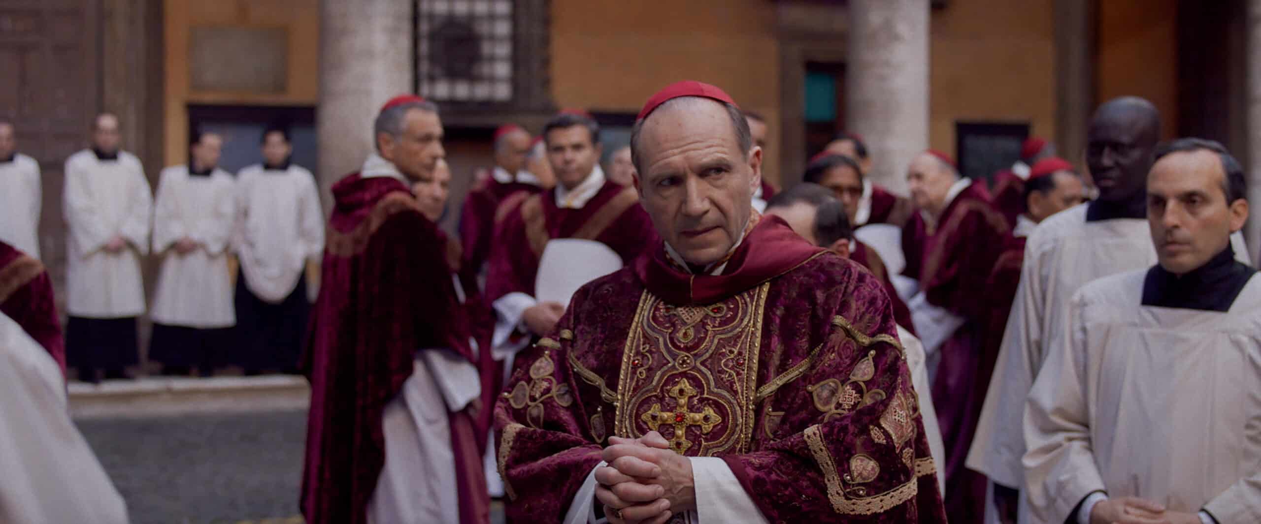 Conclave: Trailer del nuovo film di Edward Berger con Ralph Fiennes