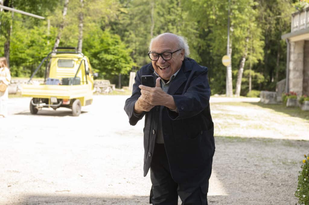 Ops! È già Natale: Il film con Danny DeVito e Andie MacDowell arriva al cinema il 5 Dicembre