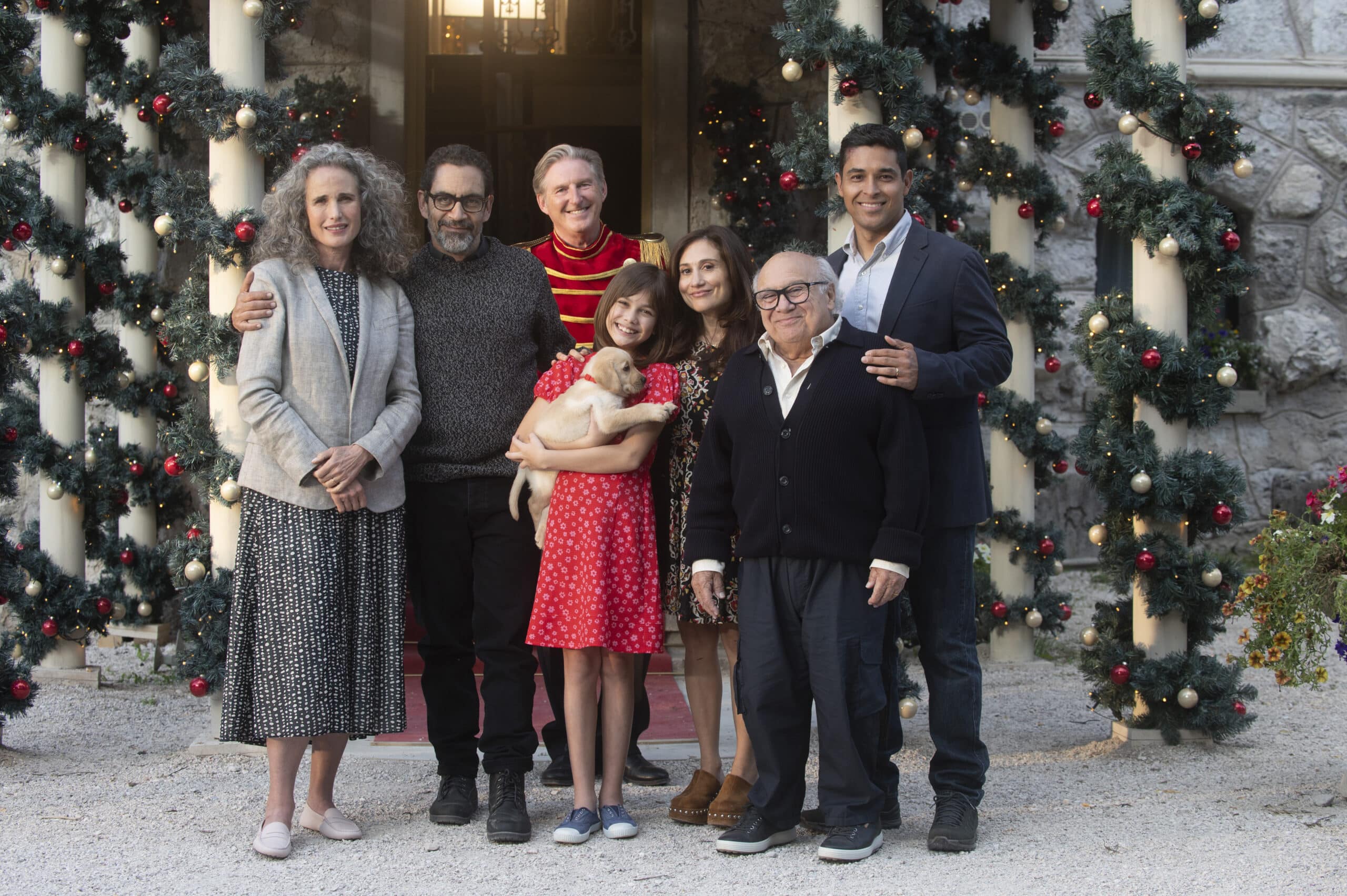 Ops! È già Natale: Il film con Danny DeVito e Andie MacDowell arriva al cinema il 5 Dicembre