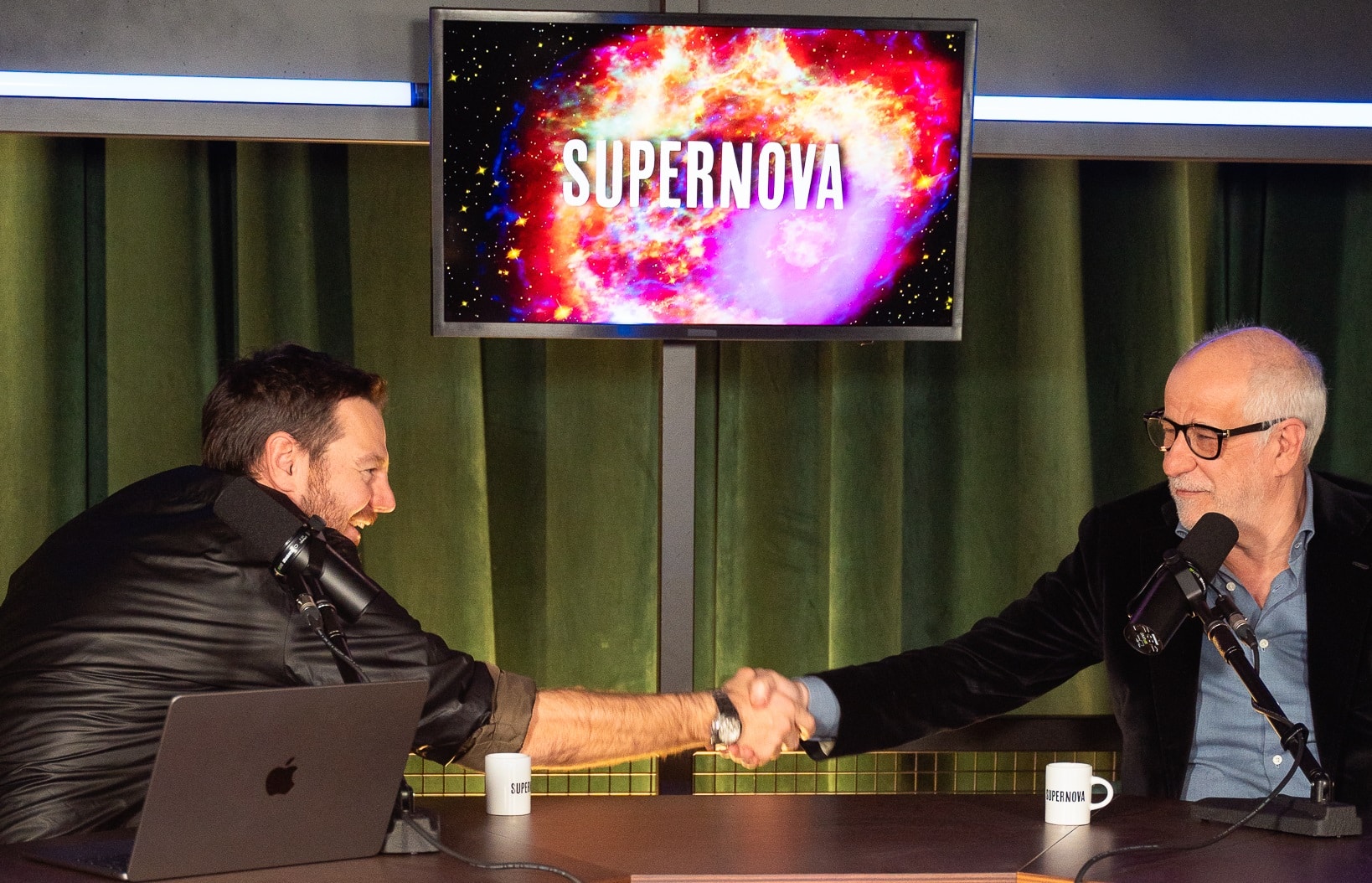 Toni Servillo a Supernova: "Oggi la cronaca fa spettacolo e per noi attori è un po’ difficile"