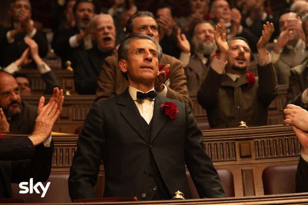 M – IL FIGLIO DEL SECOLO: Marinelli è straordinario nei panni di Benito Mussolini, la Recensione