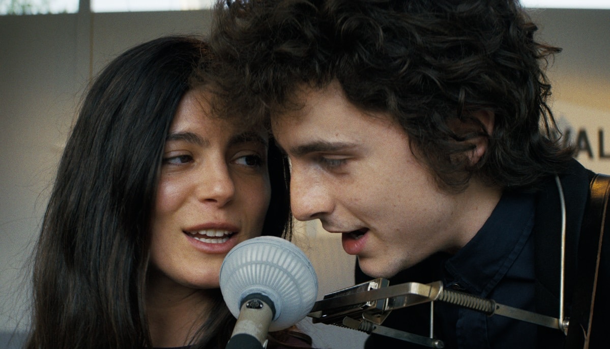 A Complete Unknown: Recensione del film su Bob Dylan con Timothée Chalamet