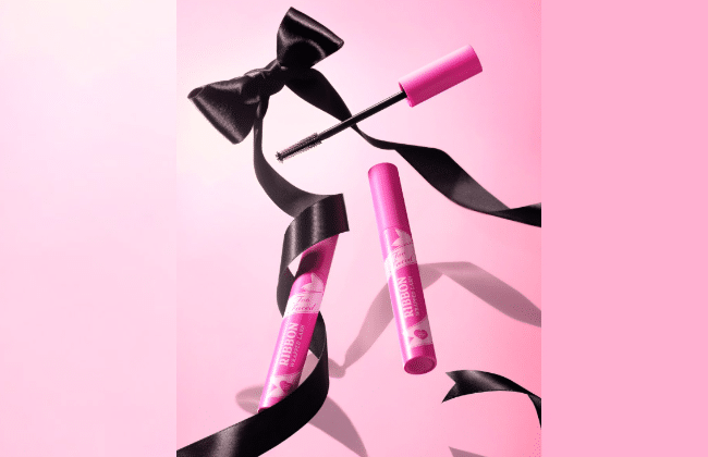 Too Faced dopo Better Than Sex lancia il nuovo mascara: Ribbon Wrapped Lash Extreme