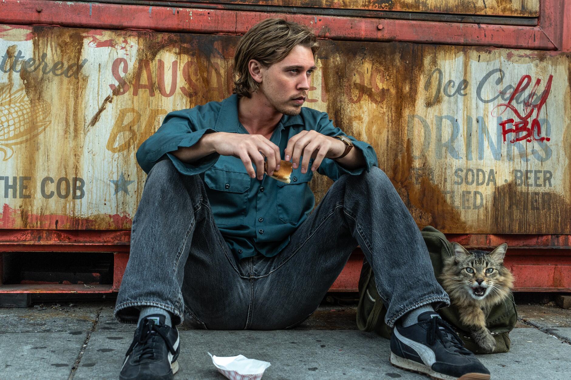 Una scomoda circostanza – Caught Stealing: Recensione del nuovo thriller di Darren Aronofsky
