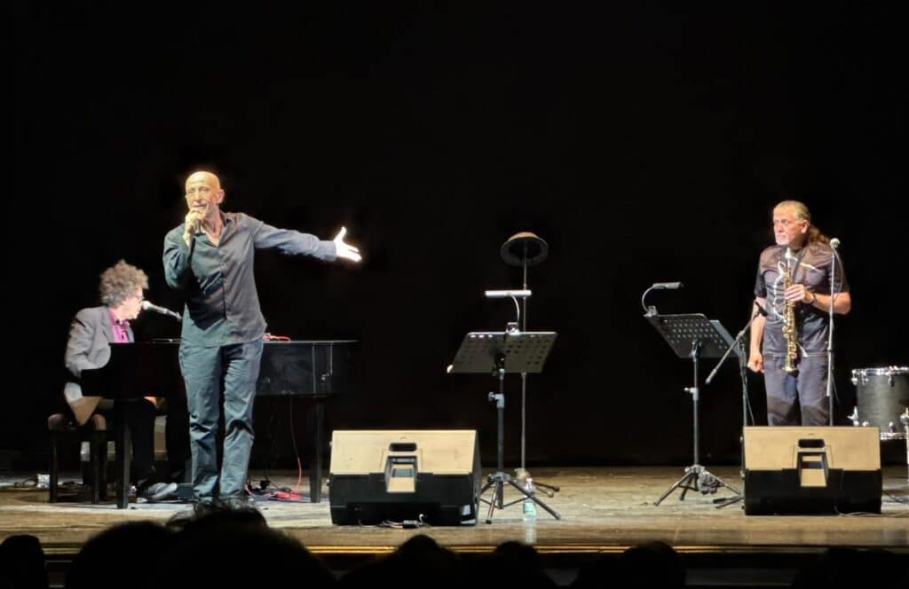 Peppe Servillo in scena per I colori della musica 2025