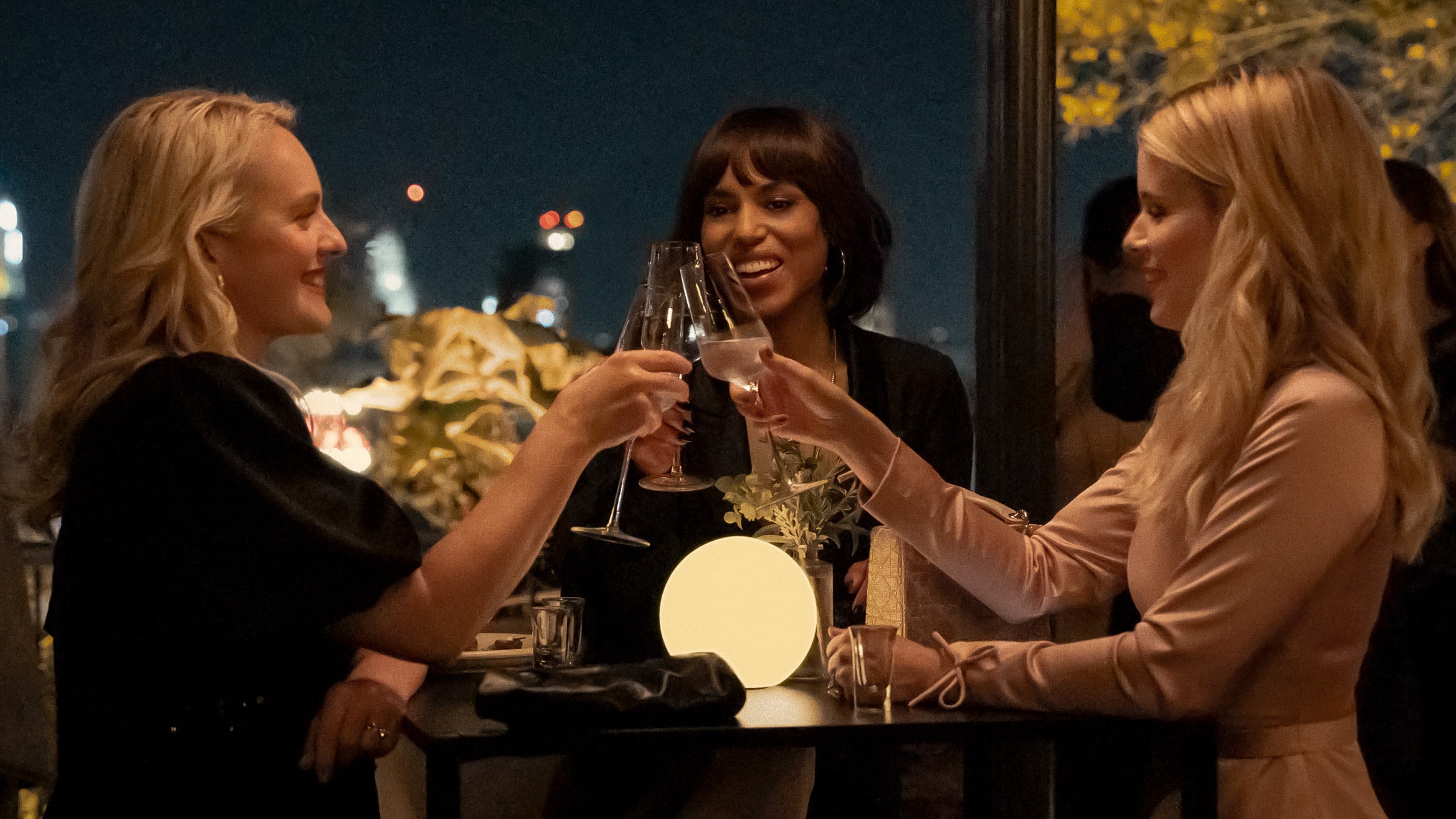 Imperfect Women - Le mie amiche del cuore: Apple Tv rilascia le prime immagini della serie con Elisabeth Moss e Kerry Washington