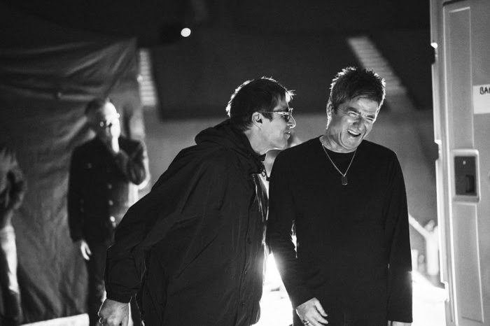 Oasis, il documentario evento sulla reunion dei fratelli Gallagher arriva prima al cinema e poi su Disney+