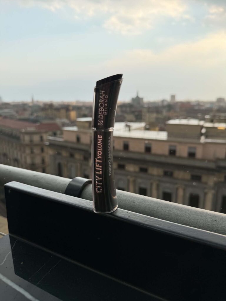 Deborah Milano lancia City Lift Volume, il mascara che solleva lo sguardo