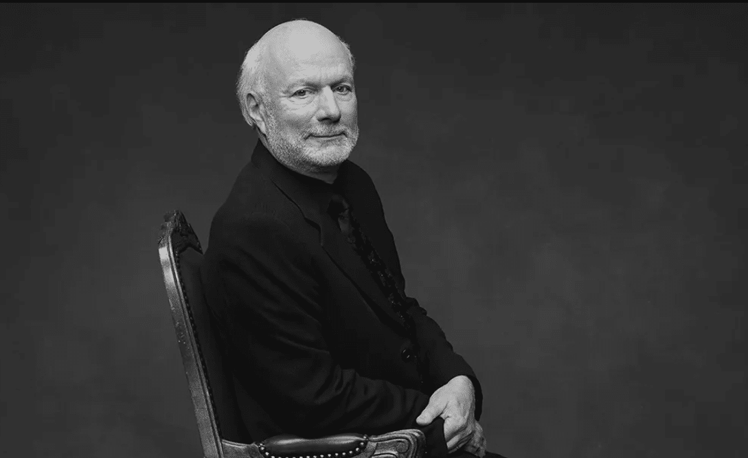 James Burrows: Si è spento a 85 anni il leggendario regista di alcune delle più grandi sitcom mai realizzate